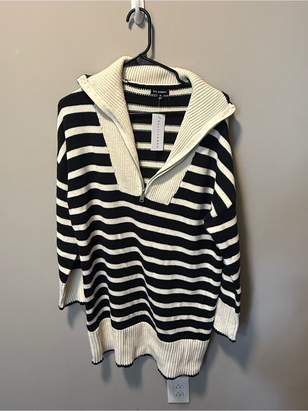 blu pepper Striped Black & White Half-Zip Sweater Tunic - M - NWT